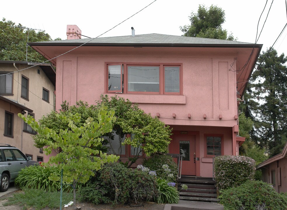 621 E 21st St in Oakland, CA - Building Photo