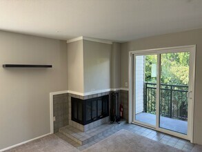 2626 E Madison St, Unit 12 in Seattle, WA - Building Photo - Building Photo