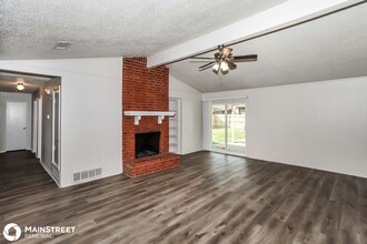 1818 El Paso St in Lewisville, TX - Building Photo - Building Photo