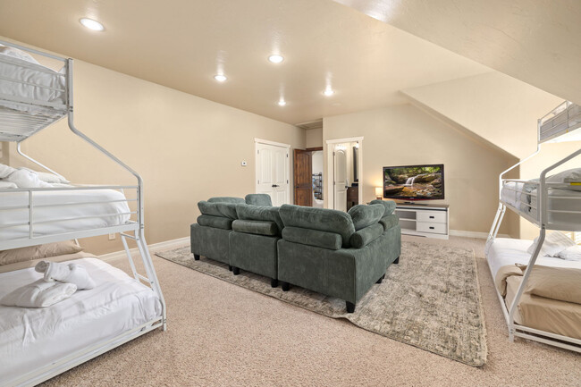 4933 Trout Farm Rd in Springdale, AR - Building Photo - Building Photo