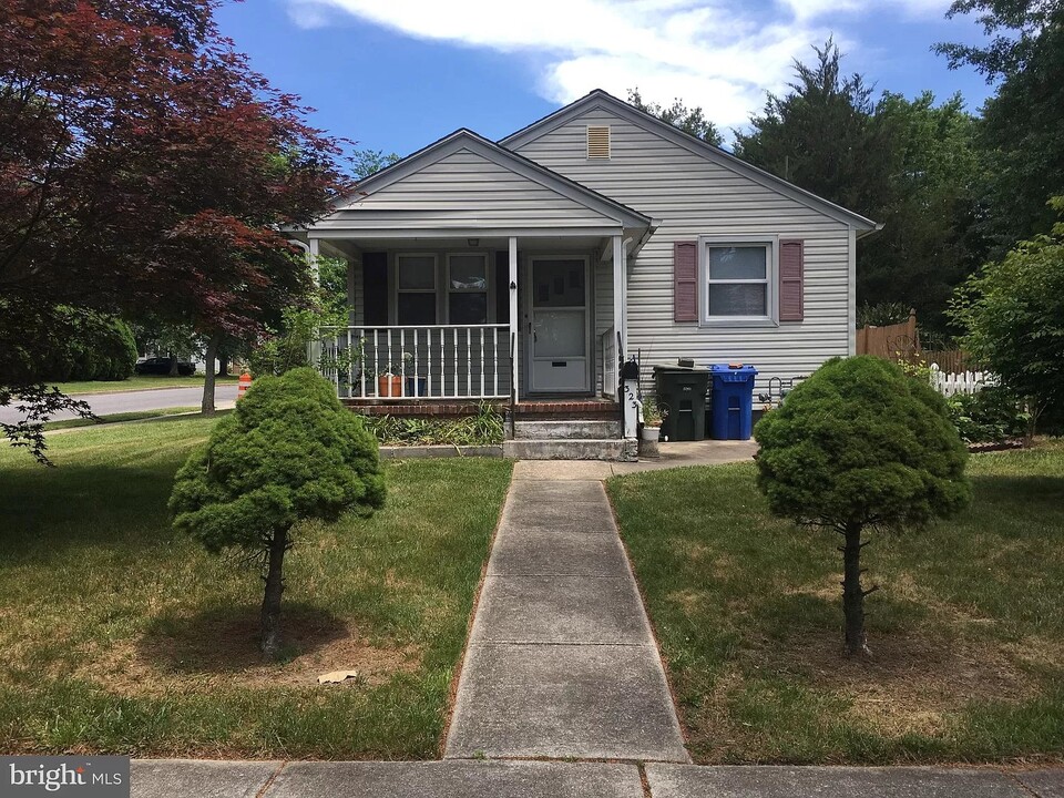 323 University Blvd in Glassboro, NJ - Building Photo