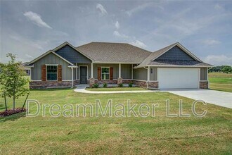 207 Hope Ave in Shawnee, OK - Building Photo - Building Photo