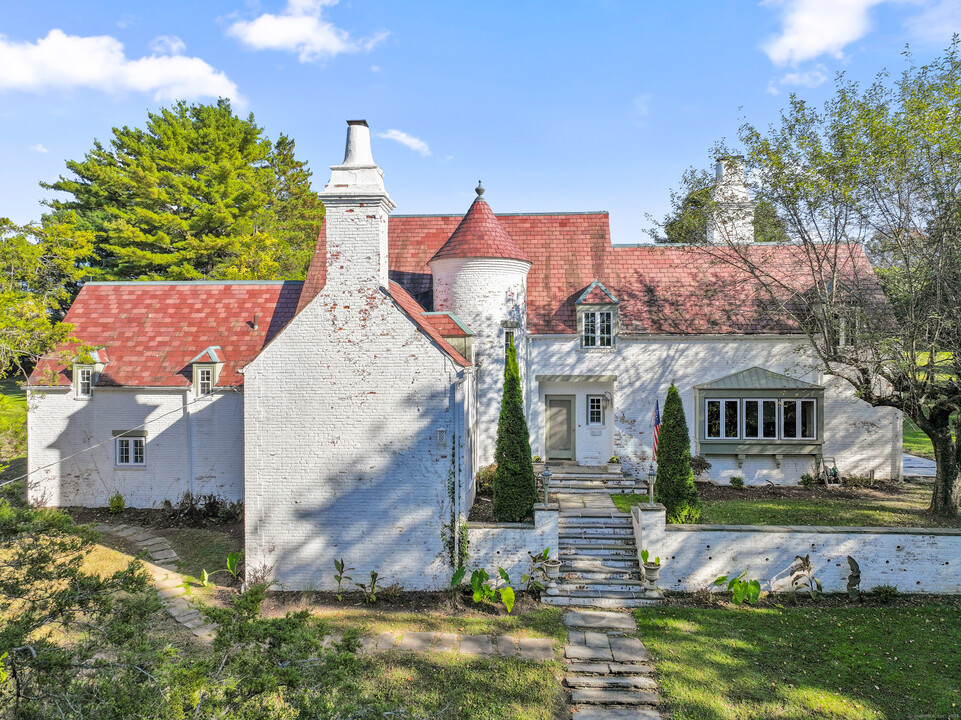 163 Mooreland Rd in Berlin, CT - Building Photo