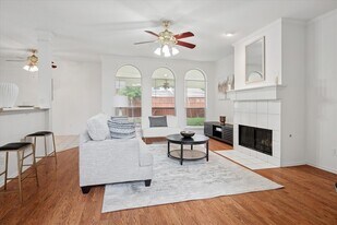 6629 Wickliff Trail in Plano, TX - Building Photo