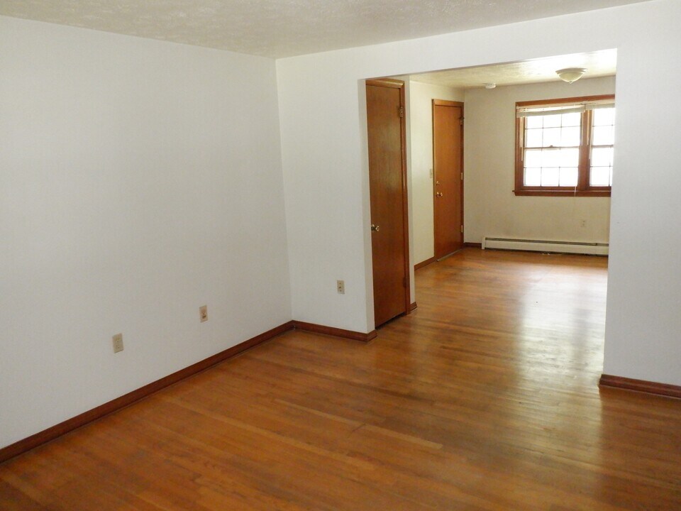 95 Grove St in Vernon, CT - Building Photo