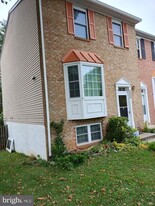 1086 Travis Ln in Gaithersburg, MD - Building Photo