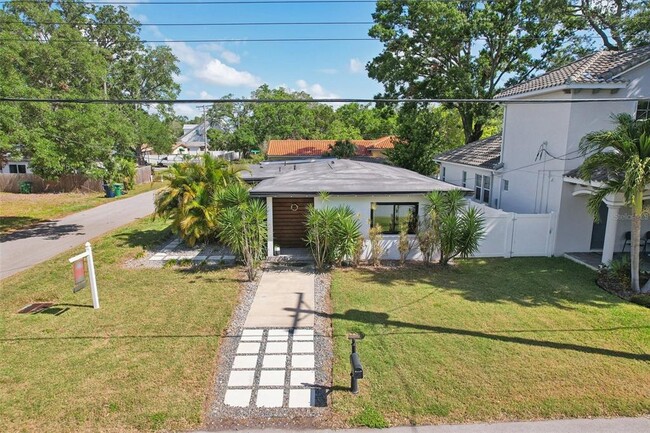 property at 3131 W Fielder St