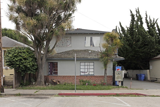 125 Trinity St in Santa Cruz, CA - Building Photo - Building Photo