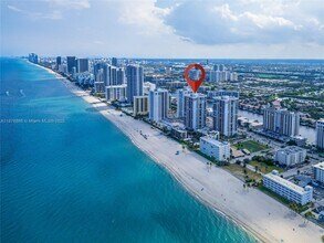 2201 S Ocean Dr in Hollywood, FL - Building Photo - Building Photo