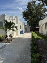 1670 SW 11th Terrace in Miami, FL - Building Photo - Building Photo