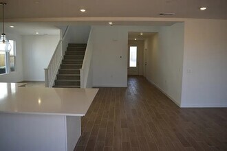 1184 Atlantica Dr S in Madera, CA - Building Photo - Building Photo