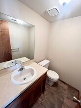 2210 E Mac's Ct in Springfield, MO - Building Photo - Building Photo