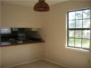 208 Third St SE in Fort Walton Beach, FL - Foto de edificio - Building Photo