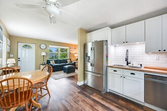 1236 Rosemary Ln, Unit A in Naples, FL - Foto de edificio - Building Photo