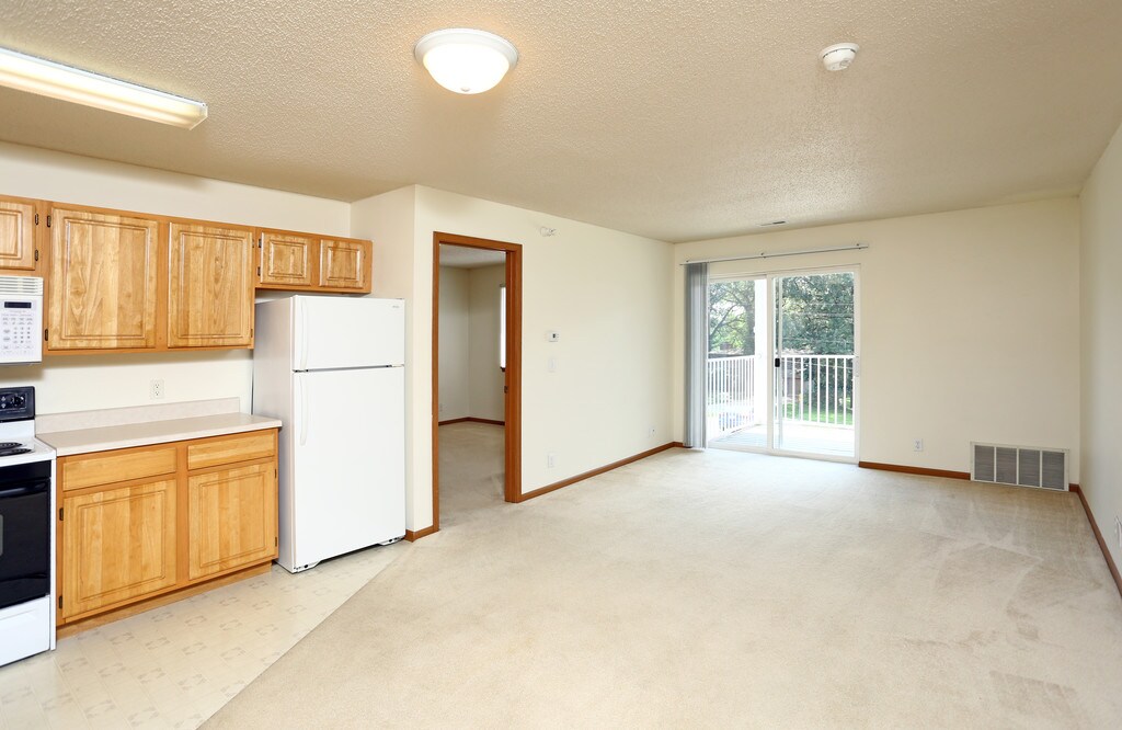 Deerfield Council Bluffs, IA Apartments