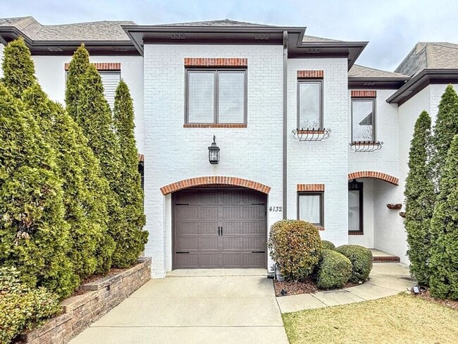 property at 4132 Heritage Pl