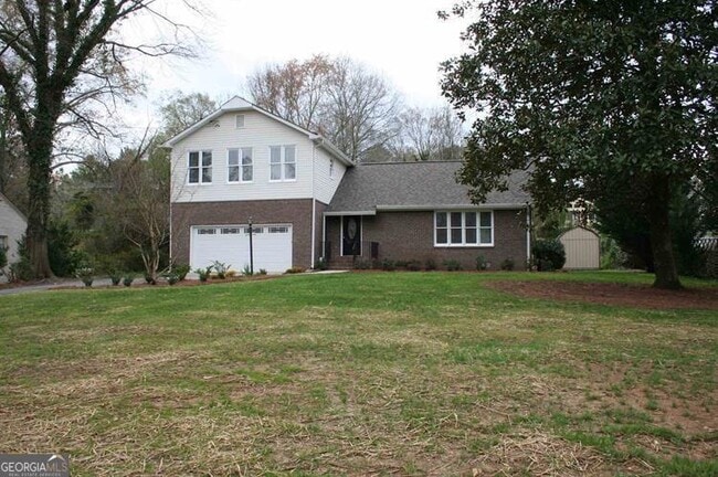 property at 6 Woodland Dr