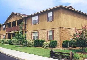 Woodwinds Apartments