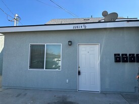 22814 14th St in Santa Clarita, CA - Building Photo