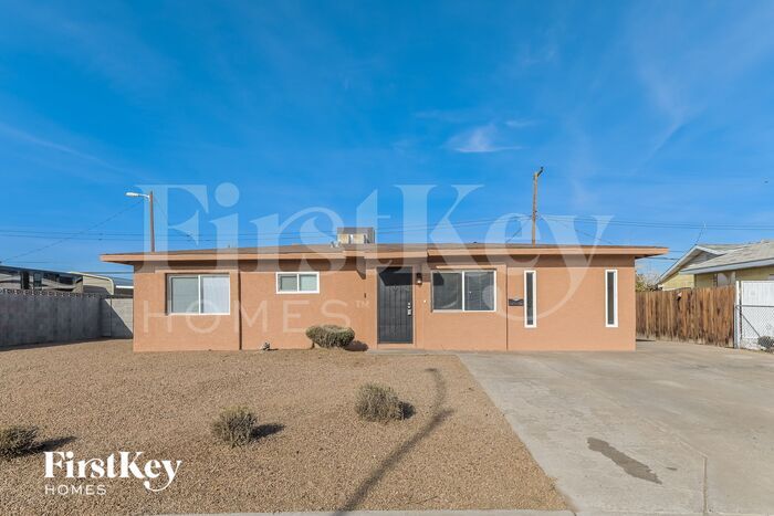 118 Linden St in Henderson, NV - Building Photo