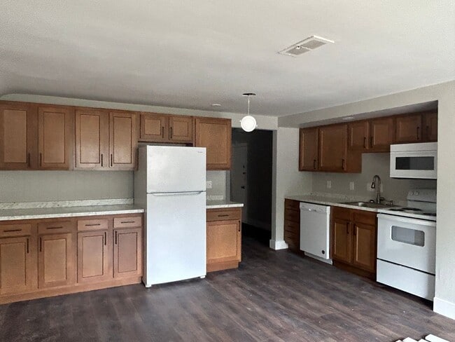 property at 922-926 Ludlow Ave