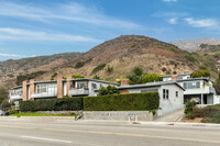 22445 Pacific Coast Hwy in Malibu, CA - Foto de edificio - Building Photo