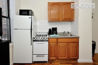 1365 1st Avenue-Unit -3C in New York, NY - Building Photo - Building Photo