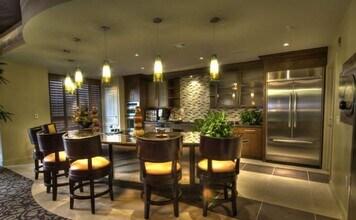 1255 N Post Oak Rd in Houston, TX - Building Photo - Building Photo