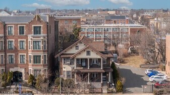 663 Dr Martin Luther King Jr Blvd in Newark, NJ - Building Photo