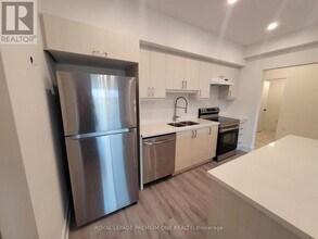 1-401 Chef Ln in Barrie, ON - Building Photo - Building Photo