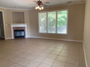 9168 Huntington Oak Dr in Cordova, TN - Building Photo - Building Photo