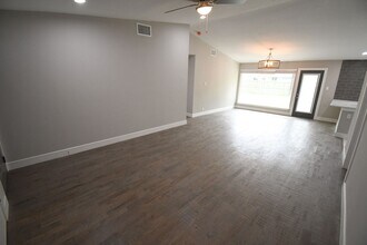 1114 W Northgate Dr in Irving, TX - Building Photo - Building Photo