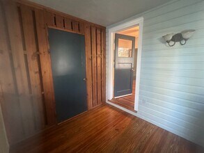 927 NE 7th Ave in Gainesville, FL - Building Photo - Building Photo