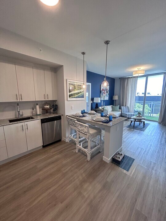 1320 W 35th St, Unit 405 in Hialeah, FL - Foto de edificio