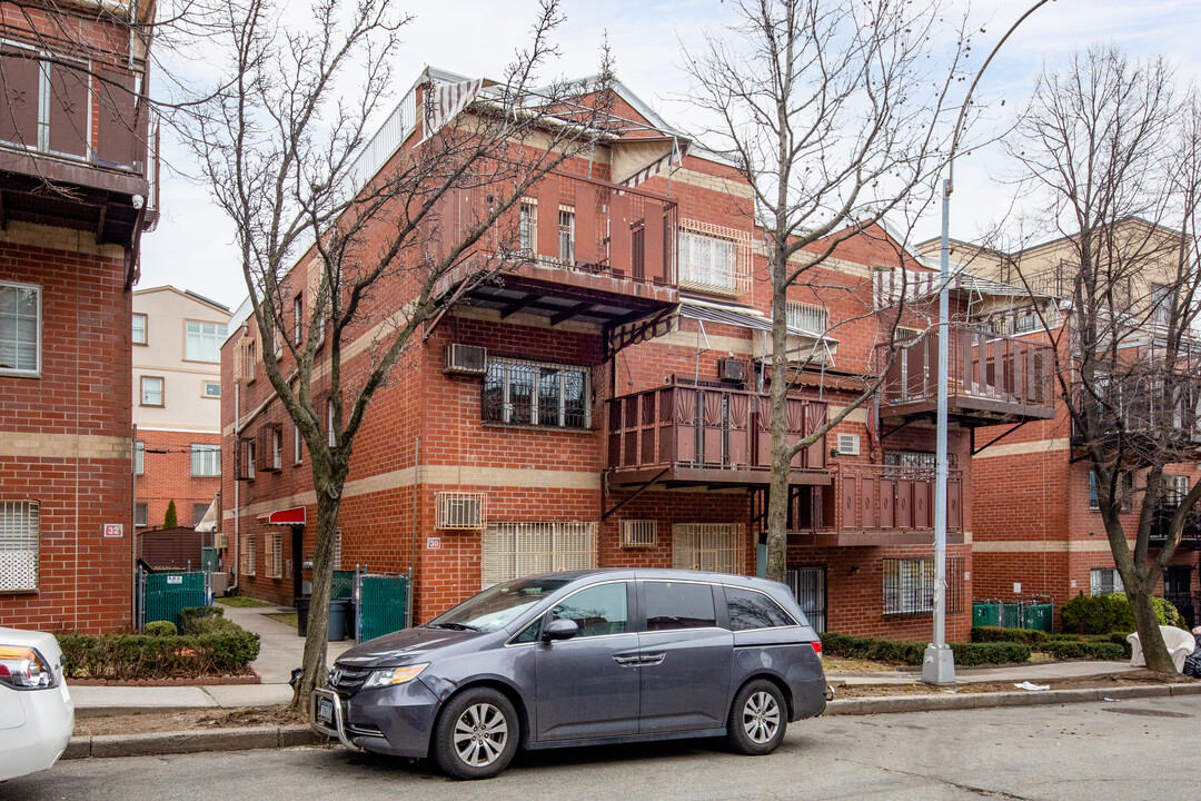 30 Taylor St in Brooklyn, NY - Foto de edificio