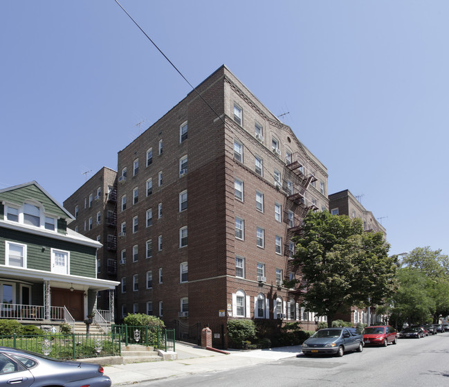 Farifax House in Brooklyn, NY - Building Photo - Building Photo