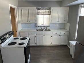 1325 Waldman Ave in Flint, MI - Building Photo - Building Photo