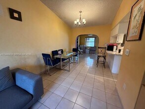 42 NW 108th Ct in Miami, FL - Building Photo - Building Photo