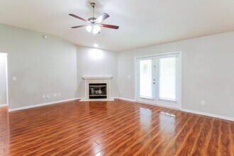 717 S Lake Cunningham Ave in Jacksonville, FL - Building Photo - Building Photo