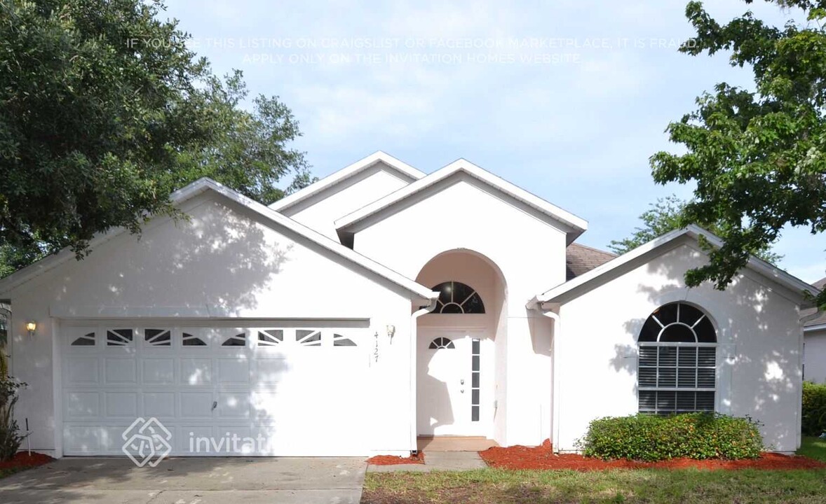 4127 Forest Island Dr in Orlando, FL - Building Photo