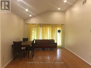 95 Thornbeck Dr in Toronto, ON - Building Photo - Building Photo