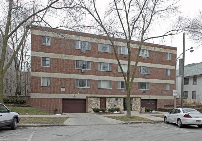 Frederick Ave Apartments in Milwaukee, WI - Foto de edificio - Building Photo