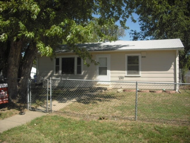 property at 1509 Dean Ave