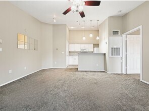 5112 Park Central Dr in Orlando, FL - Building Photo - Building Photo