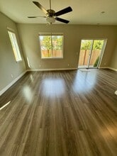 8635 35th Pl NE in Marysville, WA - Foto de edificio - Building Photo