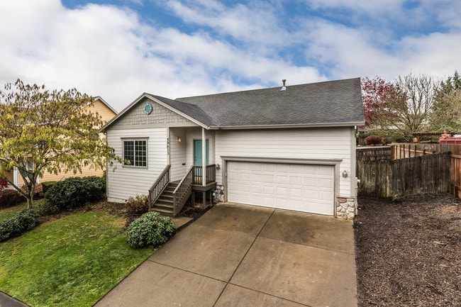 property at 59613 Oak Ridge St