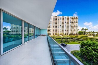 10201 Collins Ave, Unit 305 in Bal Harbour, FL - Building Photo - Building Photo