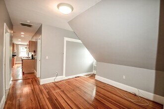 226 Chestnut Ave, Unit 3 BED 2 BATH in Boston, MA - Building Photo - Building Photo