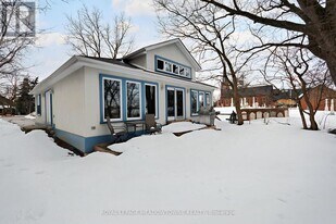 307 Queen St S in Mississauga, ON - Building Photo