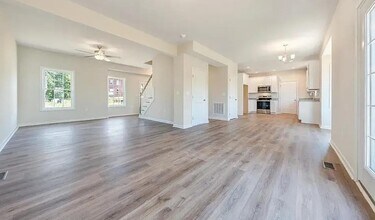 201 Winnbrook St in Staunton, VA - Foto de edificio - Building Photo